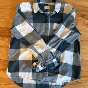 Green and cream women’s flannel shirt
